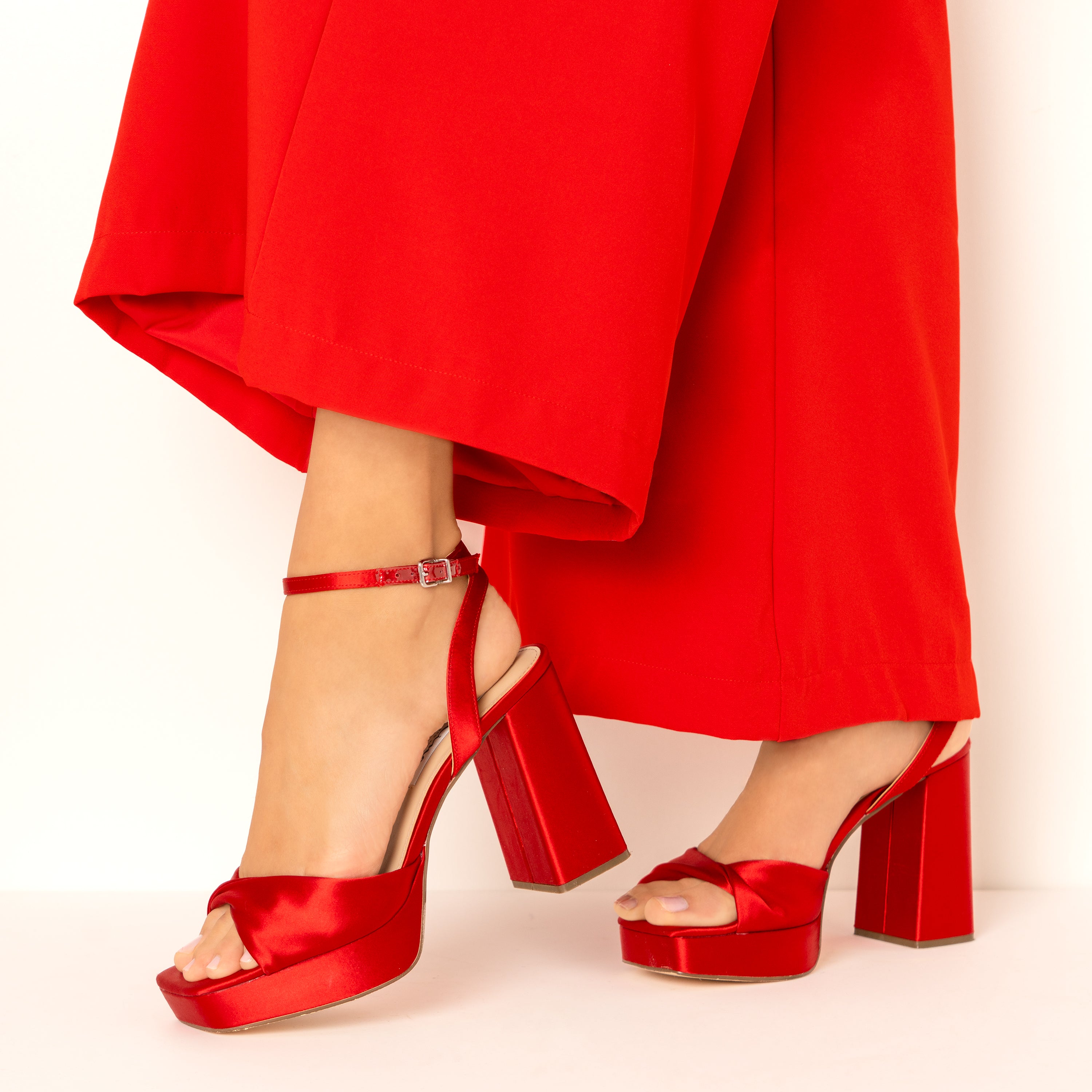 Womens Stacie Red Satin Block-Heel Platform Sandals with Twist