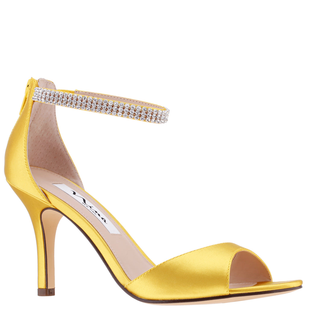 210+ Yellow Heels For Wedding Stock Photos, Pictures & Royalty-Free Images  - iStock